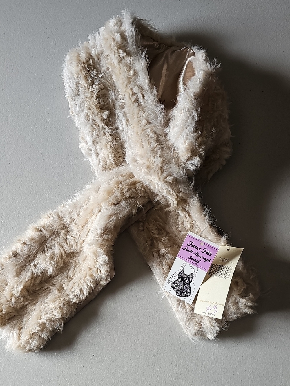 Faux Fur Scarf in Cream 5BIN B120